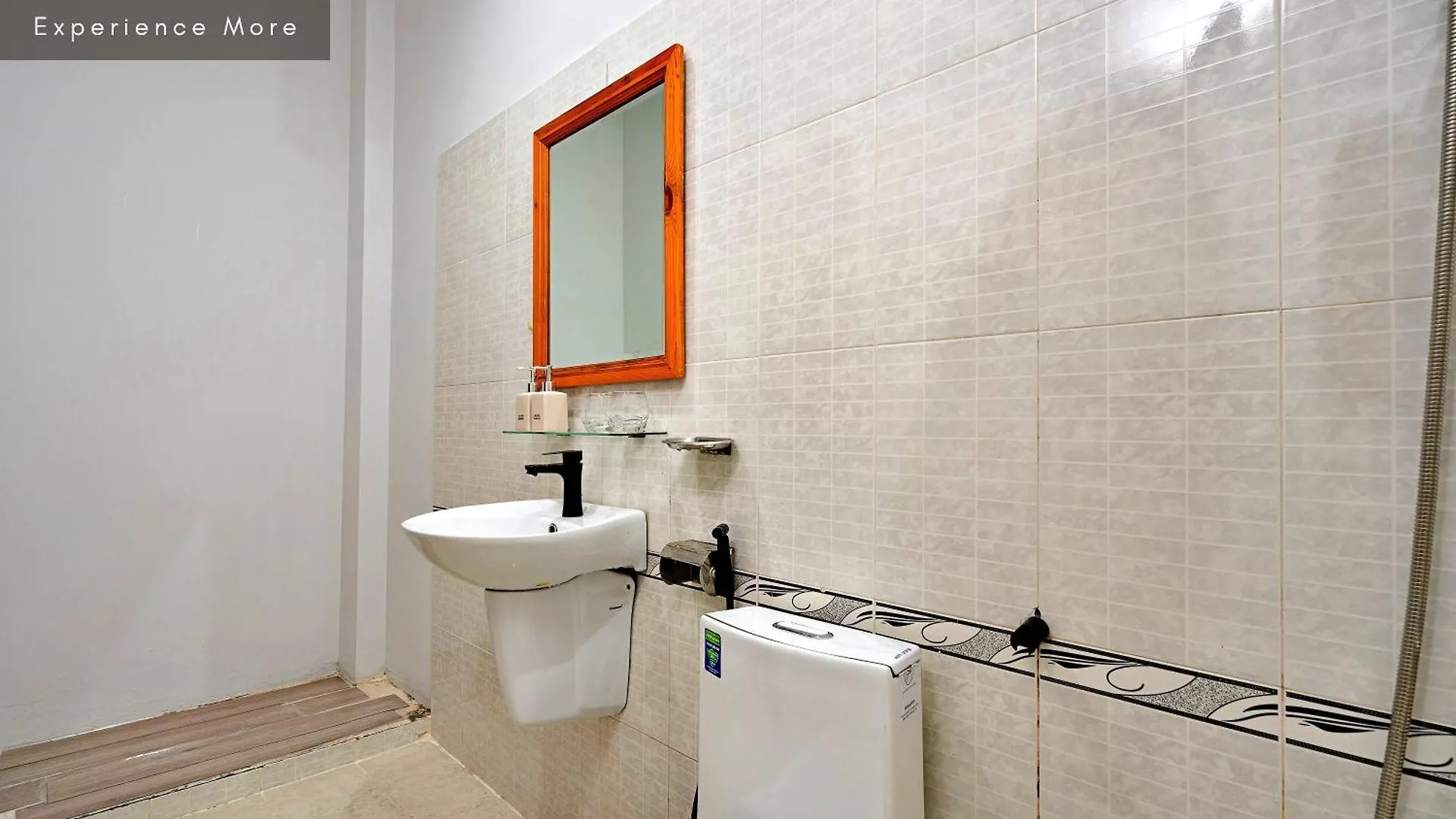 ***  Hanz 137 Vivianne Hotel De Tham Ho Chi Minh City Vietnam